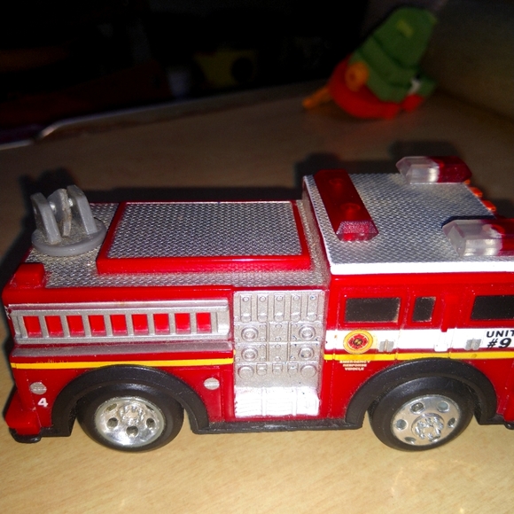 Road Rippers toy Fire truck 🚒 - Picture 3 of 3